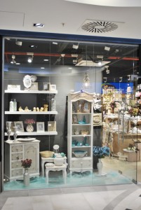 Magazin Charisma Mercur Center Craiova - vitrina